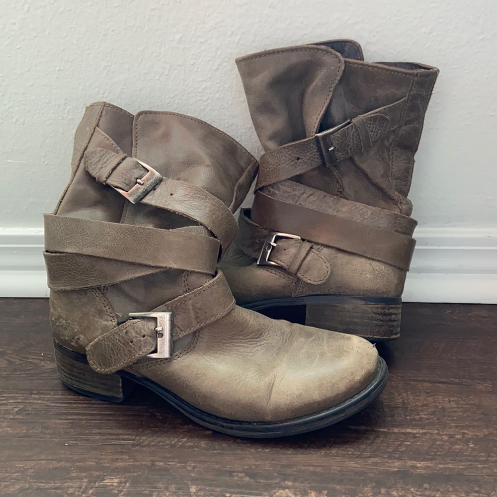 Steve Madden Tan // Grey Boots, Size 7